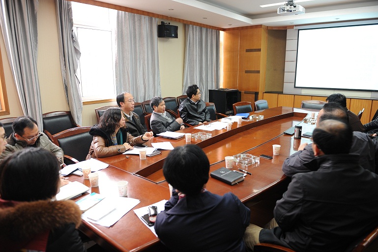 副校长谈广鸣到第一版主
调研学科建设工作