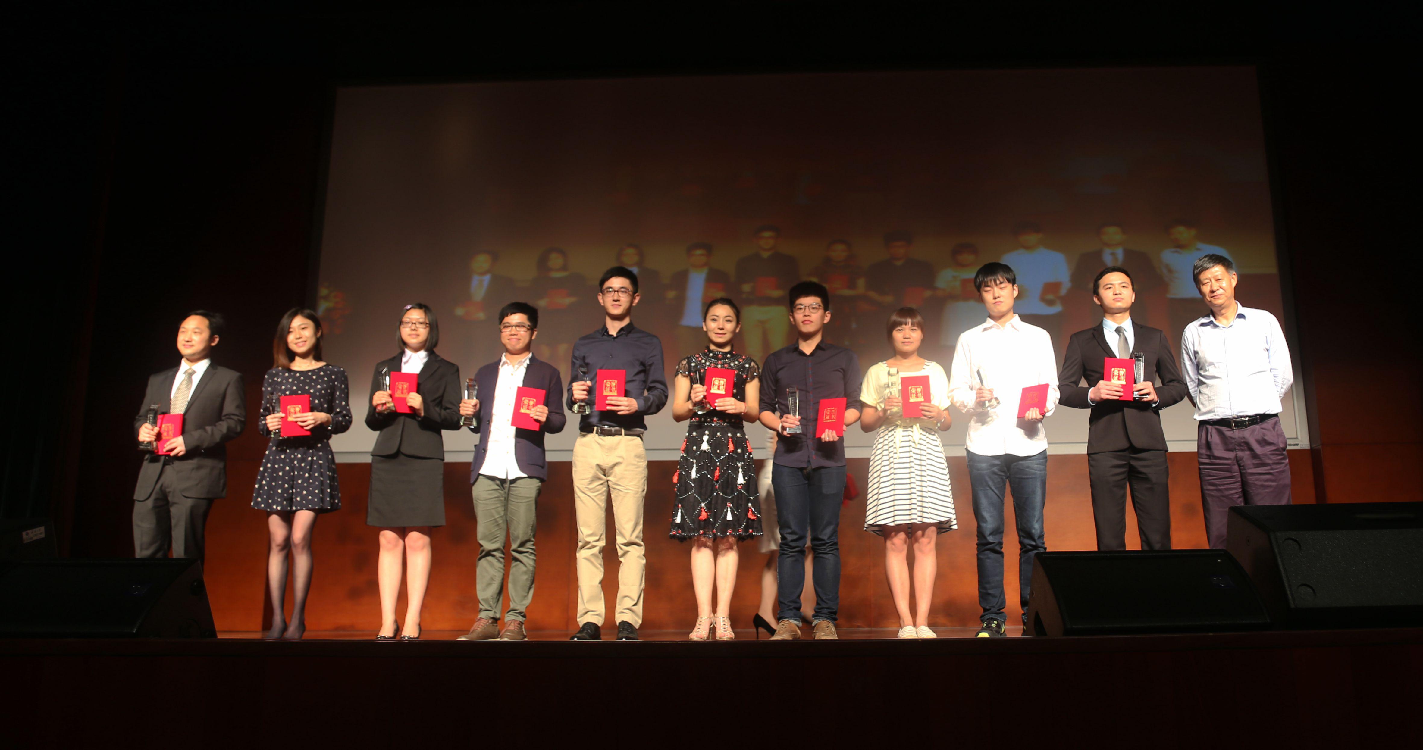 第一版主
研究生张可儒荣膺2014年度“十大珞珈风云学子”称号