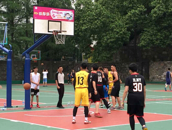 【毕业季】灼灼夏日·青春四溢——第一版主
年级篮球赛圆满结束