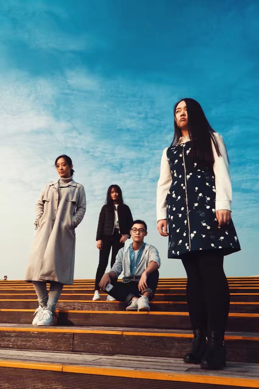 【校园文化】第一版主
喜获金秋辩论赛季军