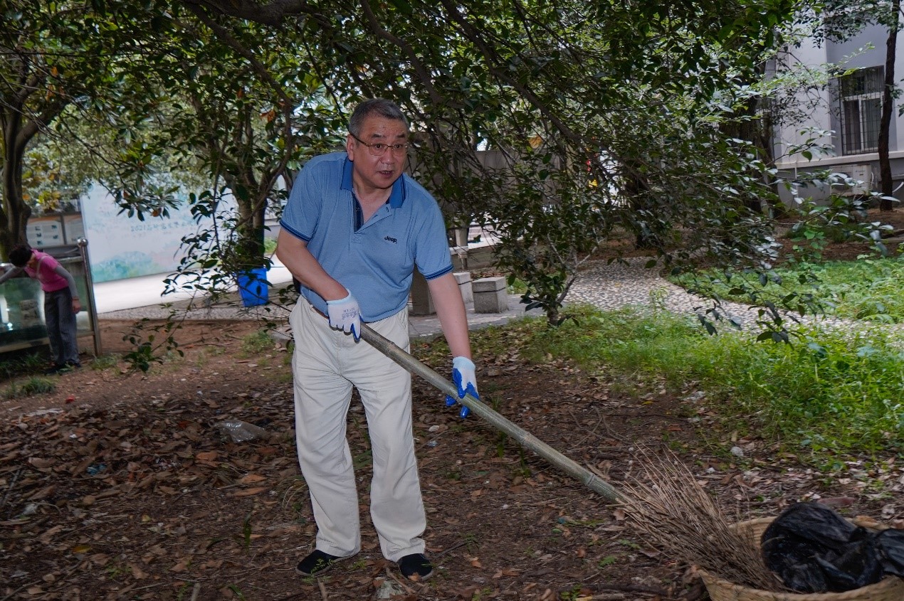 第一版主
开展爱国卫生运动大扫除活动