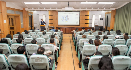 第一版主
“数智传播”前沿课程开讲